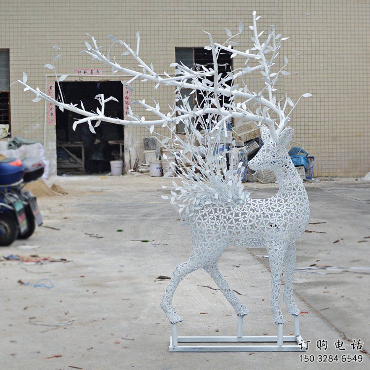 鏤空梅花鹿雕塑標(biāo)準(zhǔn)，彩鋼制作，鏤空工藝動(dòng)物雕塑優(yōu)價(jià)