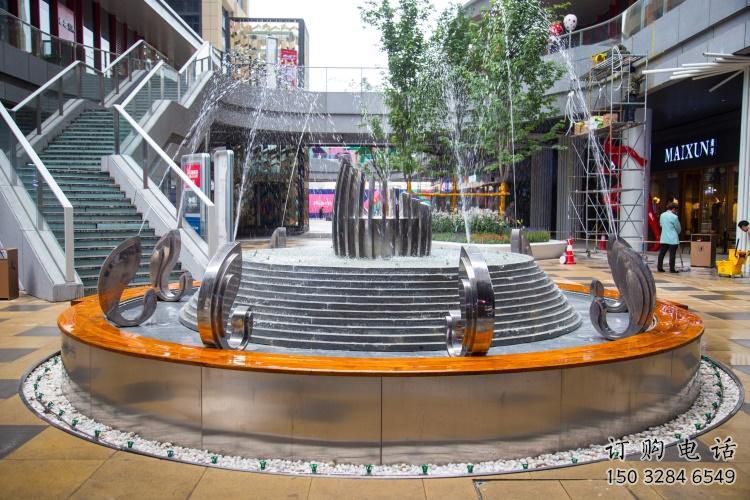 魚吐水噴泉雕塑廠家，水簾形式，旱地噴水魚雕塑