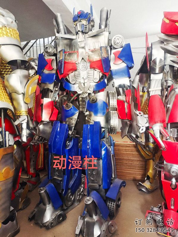 動(dòng)漫版機(jī)甲擎天柱雕塑 動(dòng)漫版機(jī)甲擎天柱雕塑