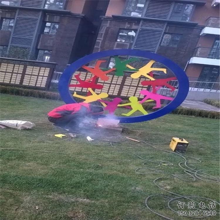 彩繪地球雕塑生產，景區(qū)案例，烤漆地球天使雕塑優(yōu)選