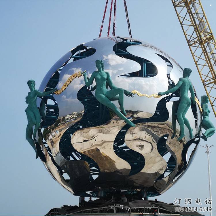 地球雕塑供應(yīng)，花園小品，鏡面地球天使雕塑廠家
