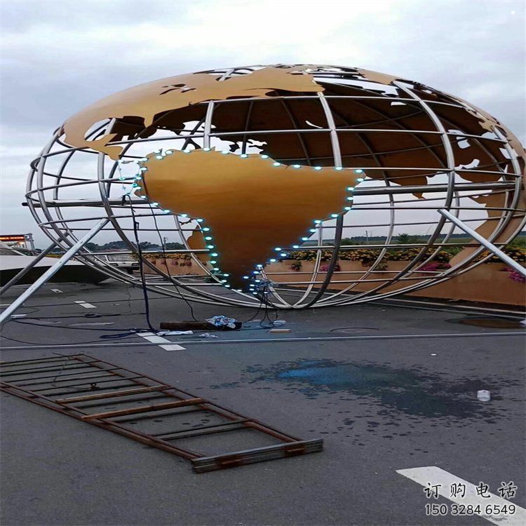 地球儀雕塑展品，景觀概念，鏤空鏡面地球儀雕塑優(yōu)選