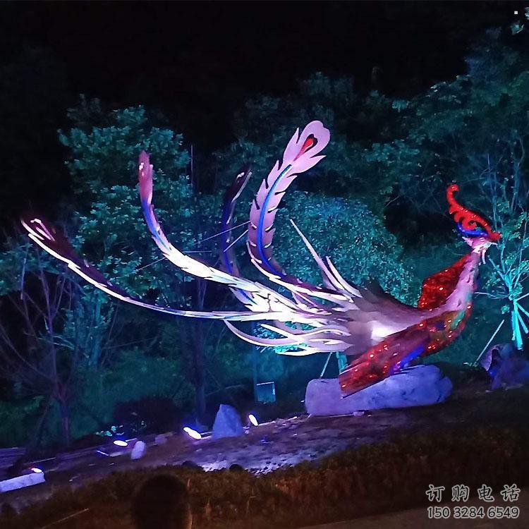 鳳凰雕塑專供，廣場雕塑，發(fā)光鳳凰雕塑標(biāo)準(zhǔn)制作商