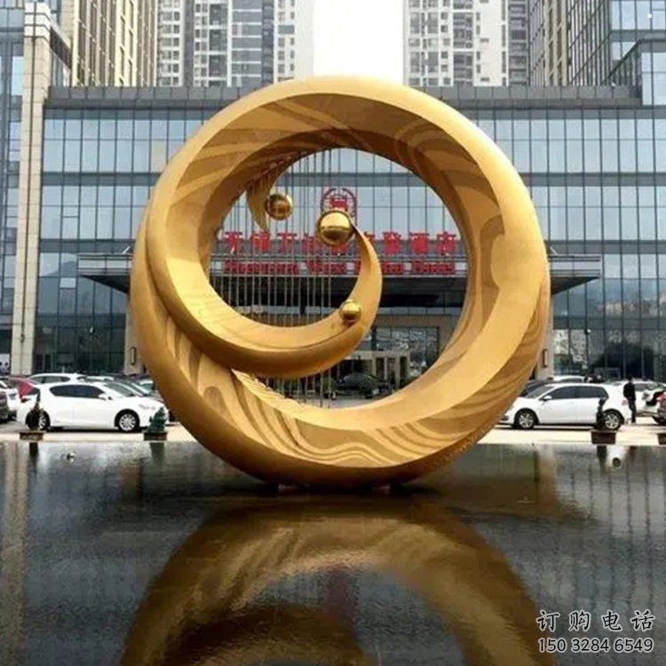 鳳凰雕塑制作選用，景區(qū)案例，圓環(huán)鳳凰雕塑制造商