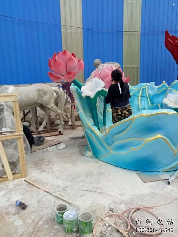 抽象荷花雕塑制造，公園雕塑，彩繪荷花雕塑展品