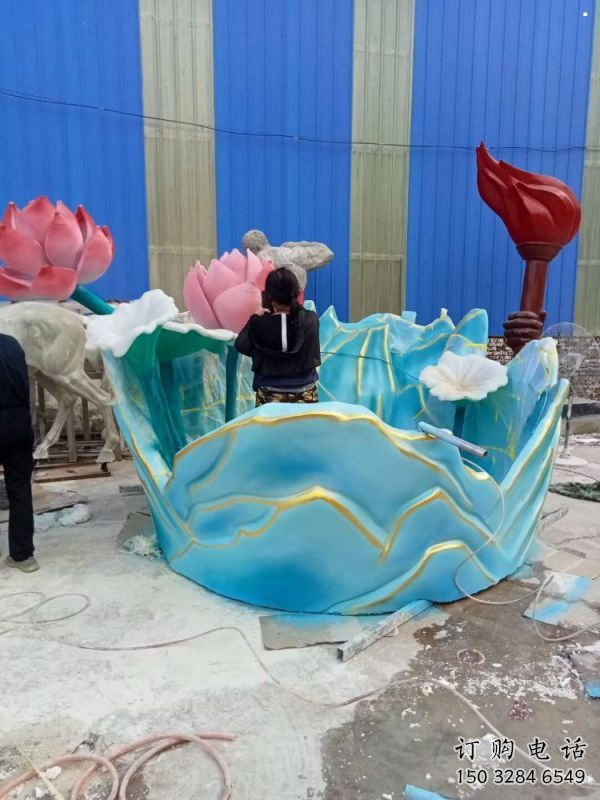 廣場(chǎng)荷花雕塑批發(fā)，廣場(chǎng)系列，仿真荷花雕塑廠家