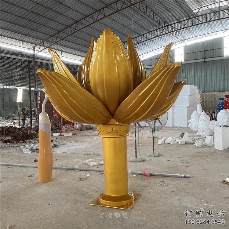金蓮花雕塑訂做廠家，室外軟裝，不銹鋼金蓮花雕塑供應(yīng)