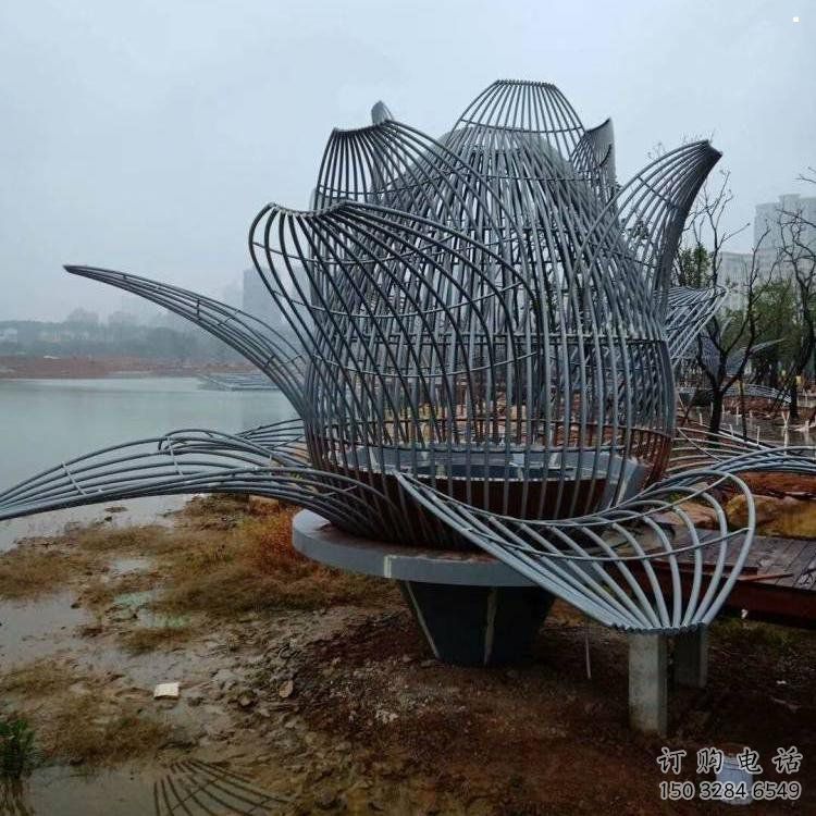 鏤空蓮花雕塑廠家，景區(qū)雕塑，景觀燈光蓮花雕塑指用