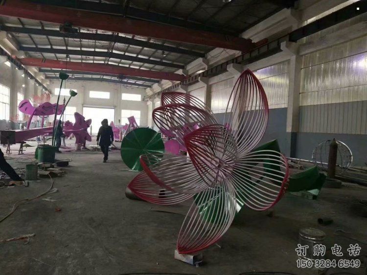 鏤空蓮花雕塑指用，小區(qū)雕塑，廣場(chǎng)燈光蓮花雕塑制作