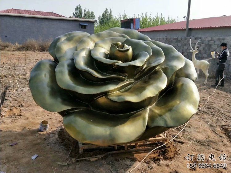 玫瑰花雕塑擺件，室外軟裝，玻璃鋼玫瑰花雕塑廠家