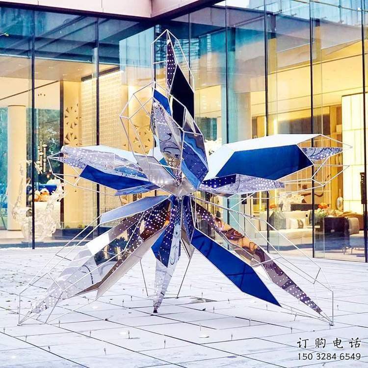 山茶花雕塑定制，小區(qū)雕塑，不銹鋼山茶花雕塑提供