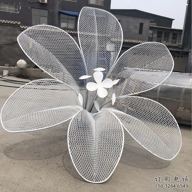山茶花雕塑展品，室外軟裝，展示鏤空山茶花雕塑訂做