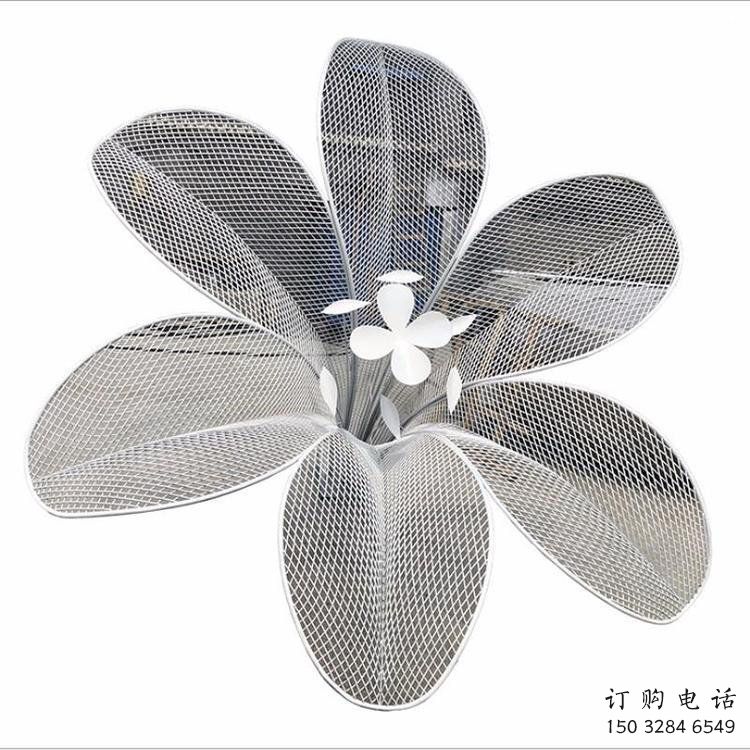 山茶花雕塑制作，村標概念，鏤空山茶花雕塑專供