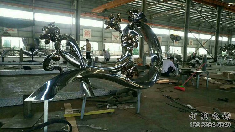 梧桐花雕塑制作廠家，城市裝飾，鏡面梧桐花雕塑標準