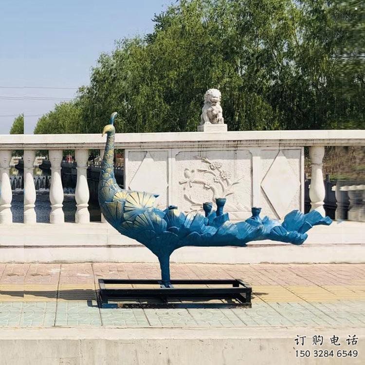 彩繪孔雀雕塑批發(fā)，靜態(tài)雕塑，仿古孔雀雕塑生產(chǎn)商