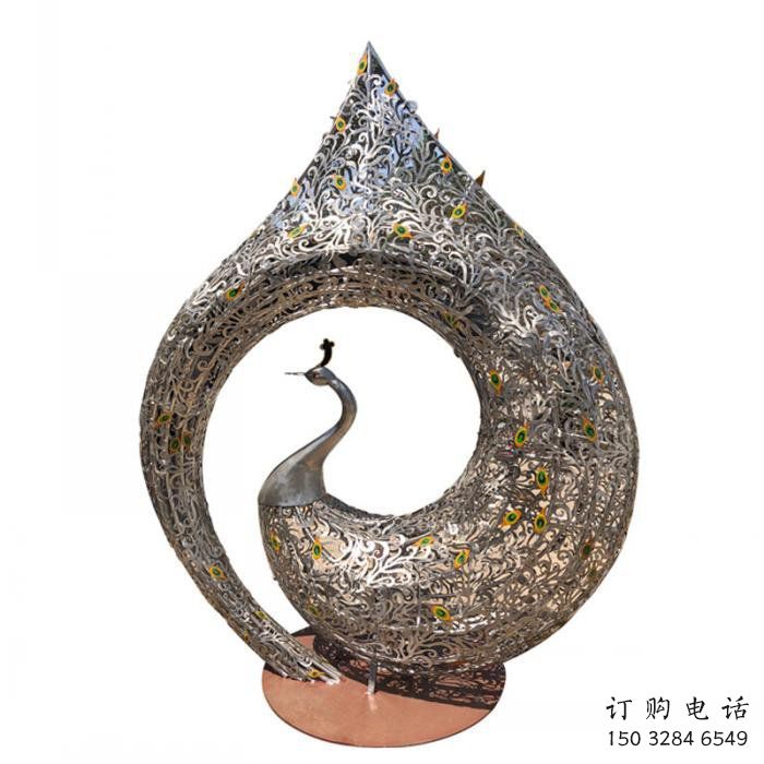 孔雀雕塑廠家，美陳雕塑，鐵藝孔雀雕塑定制