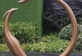 鳳凰雕塑供求，景區(qū)案例，不銹鋼圓環(huán)鳳凰雕塑廠家