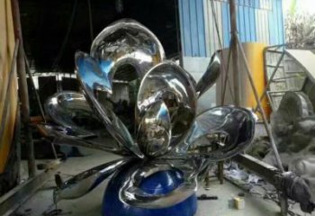 金屬荷花雕塑制作廠家，陸地擺件，鏡面荷花雕塑制造商