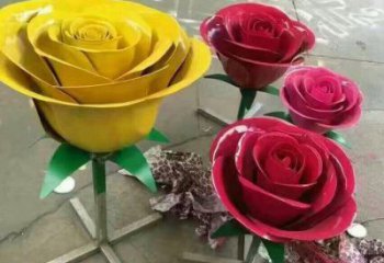月季雕塑制造，城區(qū)小品，烤漆月季花朵雕塑提供