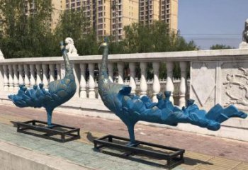 彩繪孔雀雕塑供應(yīng)，圓雕體系，仿古孔雀雕塑制作廠家