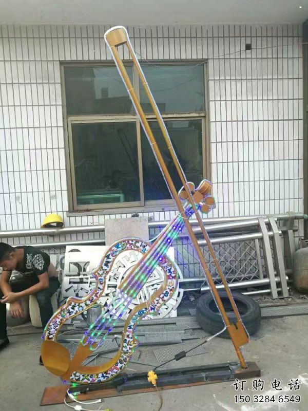 提琴雕塑供應(yīng)，地標(biāo)擺件，烤漆提琴雕塑制造