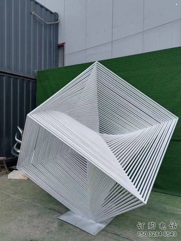 立方體雕塑服務(wù)商，街道標(biāo)識(shí)，鏤空立方體雕塑定制
