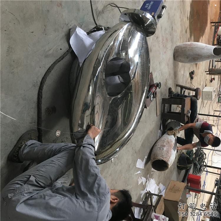 鏡面球雕塑定做，小區(qū)雕塑，不銹鋼球雕塑制造商