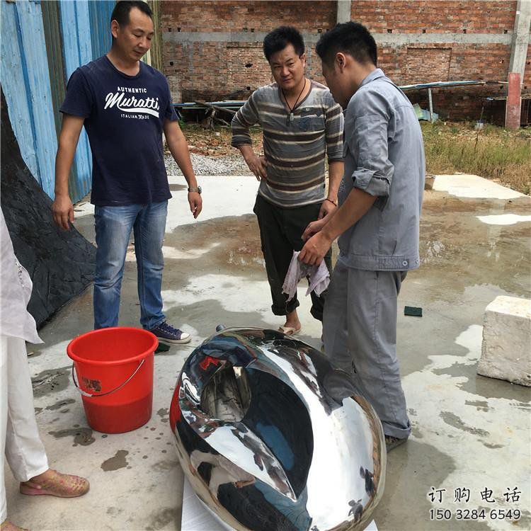 鏡面球雕塑特供，白鋼構件，不銹鋼球雕塑供應