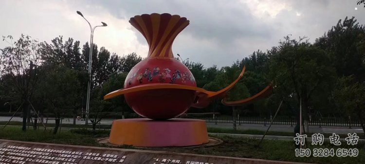 廣場花瓶雕塑訂做，城市雕塑，玻璃鋼花瓶雕塑工程