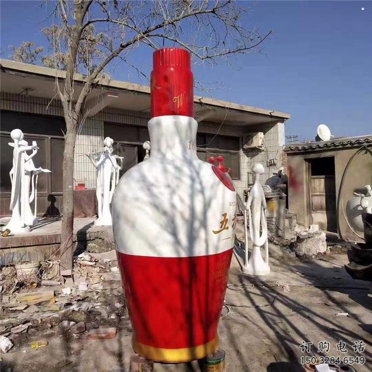 酒瓶雕塑精品，景觀雕塑，房地產(chǎn)玻璃鋼酒瓶雕塑生產(chǎn)商