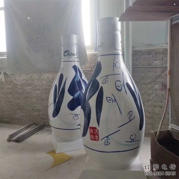 洋酒瓶雕塑通用，街頭雕塑，玻璃鋼洋酒瓶雕塑標(biāo)準(zhǔn)