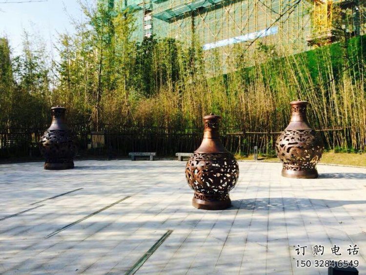 銅花瓶雕塑制造商，小區(qū)擺件，景觀銅花瓶雕塑廠家