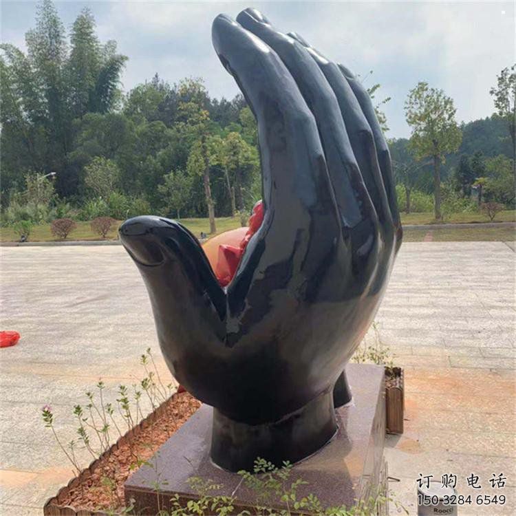 火球雕塑特供，標(biāo)識(shí)雕塑，玻璃鋼手托火球雕塑生產(chǎn)