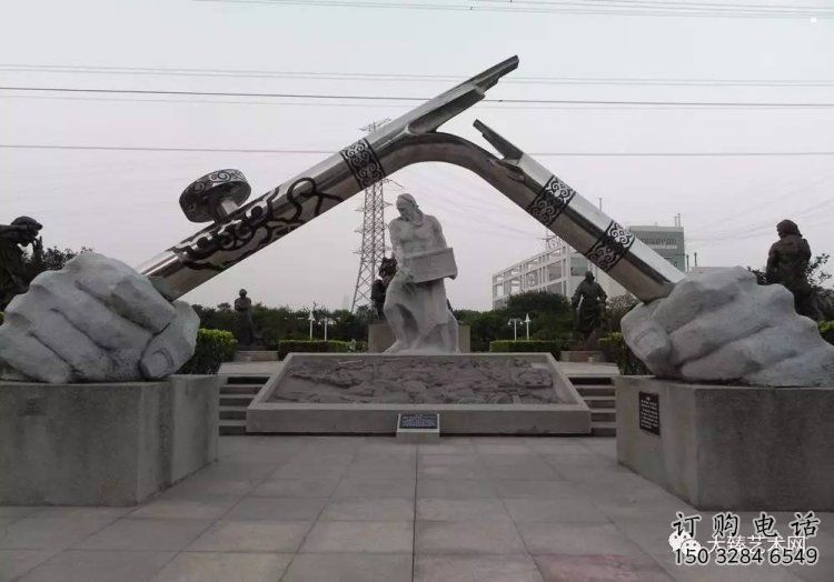 手握鋼筆雕塑，標(biāo)識(shí)雕塑，不銹鋼手握鋼筆雕塑廠家