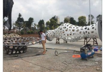 花瓶雕塑制造商，室外軟裝，鏤空花瓶雕塑制作承接
