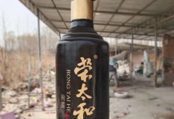 戶外酒瓶雕塑通用，陸地擺件，玻璃鋼酒瓶雕塑優(yōu)選