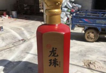 街道酒瓶雕塑，鍛造景觀雕塑，彩繪效果