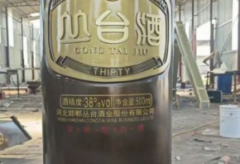 室內酒瓶雕塑，拉絲景觀雕塑，抽象效果