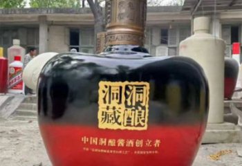 洋酒瓶雕塑點(diǎn)擊，景觀雕塑，別墅玻璃鋼洋酒瓶雕塑供求