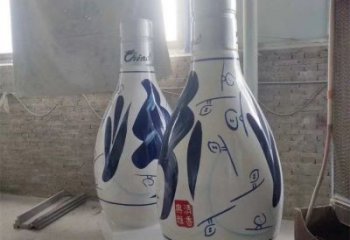 洋酒瓶雕塑通用，街頭雕塑，玻璃鋼洋酒瓶雕塑標(biāo)準(zhǔn)