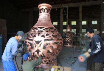銅花瓶雕塑制作優(yōu)選，戶外雕塑，軟裝銅花瓶雕塑廠家