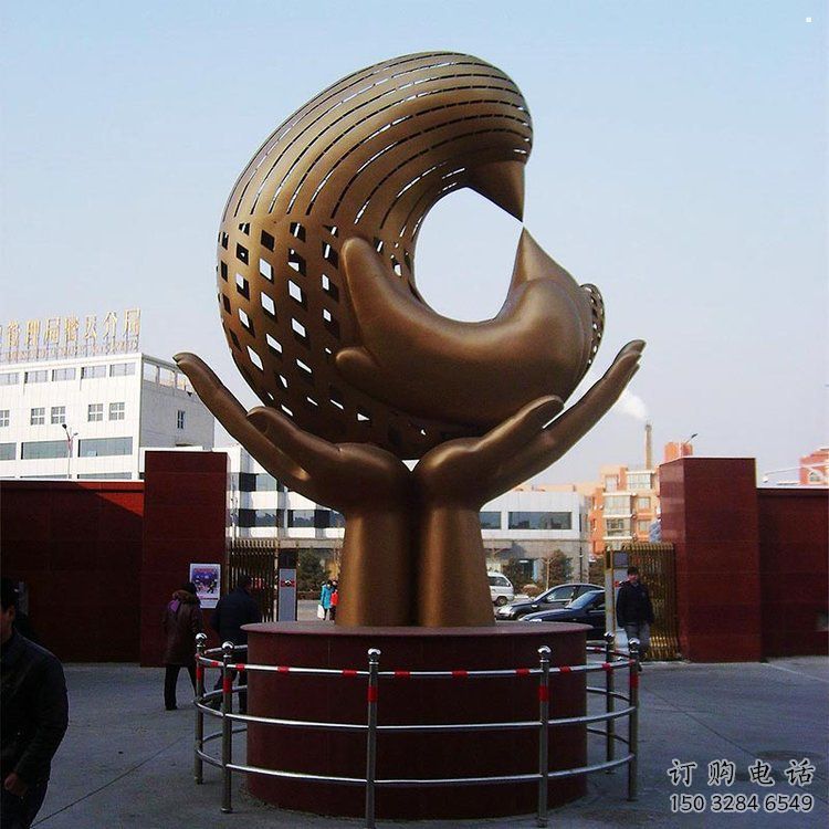 雙手雕塑系列精選，小區(qū)雕塑，不銹鋼雙手雕塑定做廠家