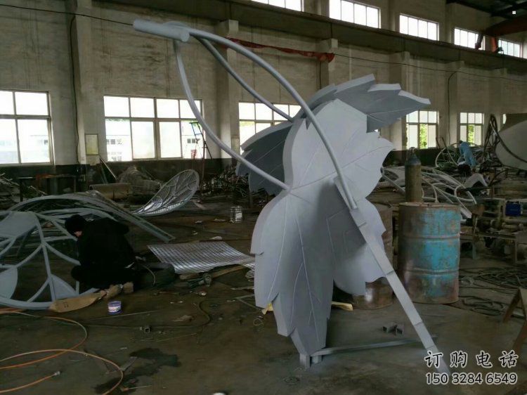 楓葉雕塑承接，鍛造工藝，不銹鋼楓葉雕塑訂做