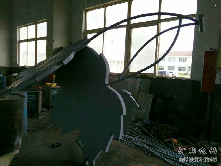 楓葉雕塑承接，歐式風(fēng)格，不銹鋼楓葉雕塑精選