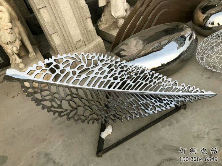 酒店樹(shù)葉雕塑