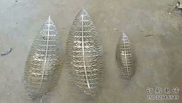 制造鏤空樹葉雕塑廠家，鋼管組合，鏡面鏤空樹葉雕塑常用