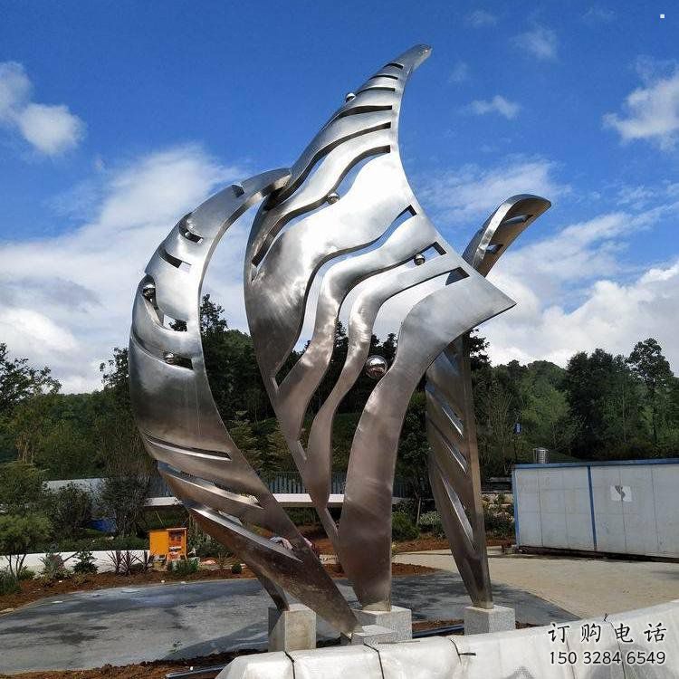 鏡面樹葉雕塑定制，村標(biāo)概念，不銹鋼鏡面樹葉雕塑預(yù)定