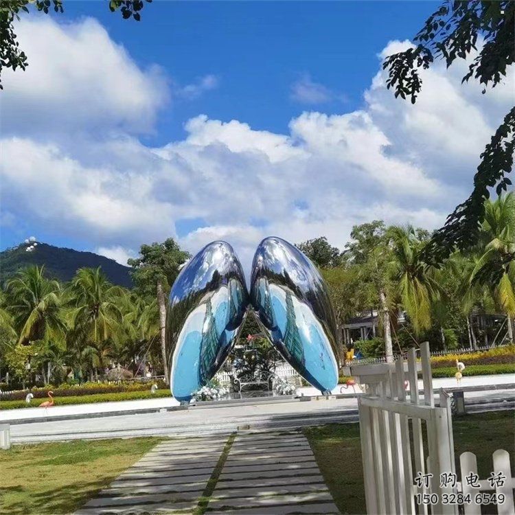 四葉草雕塑廠家，景區(qū)案例，不銹鋼四葉草雕塑常用