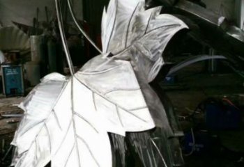 楓葉雕塑觀賞型，街景小品，金屬楓葉雕塑主題常用