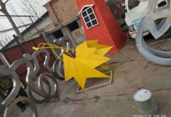 楓葉雕塑通用，街景小品，烤漆楓葉雕塑制造廠家